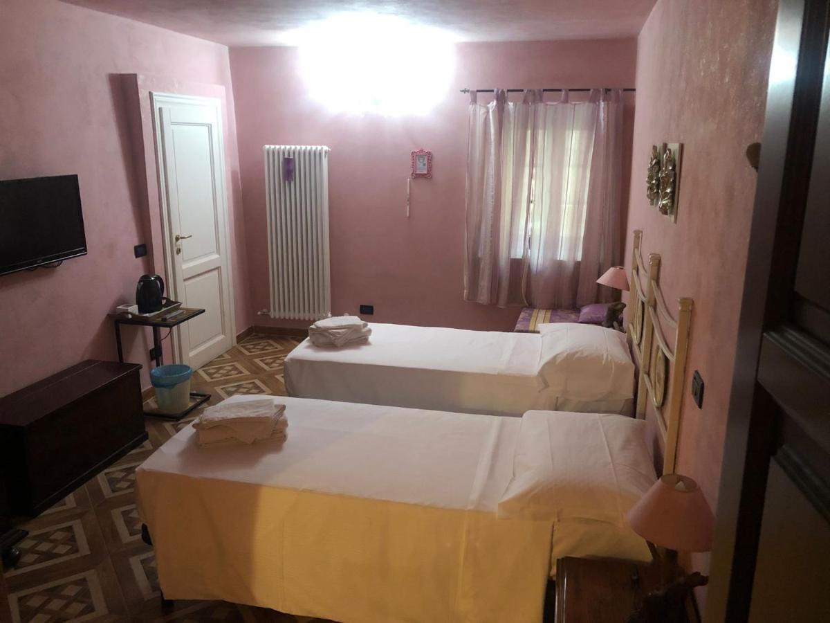 Готель Gredo Antica Dimora Віллафранка-ін-Луніджана Екстер'єр фото